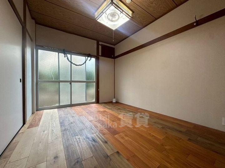 マンション雲雀丘の居間
