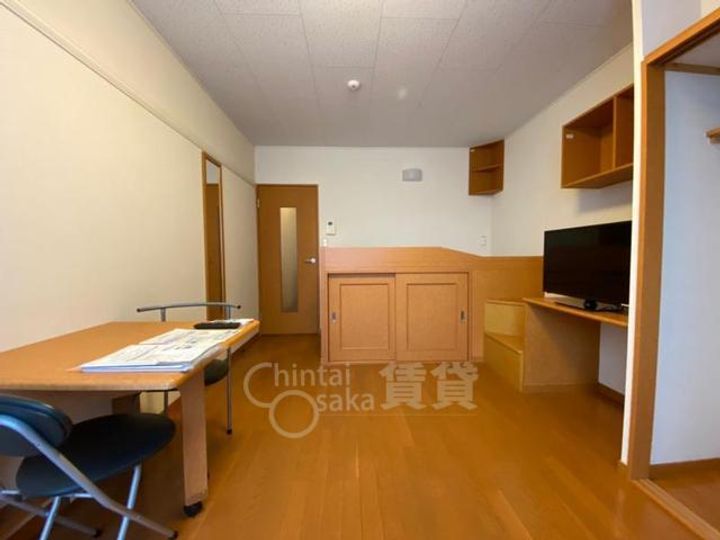 レオパレス豊中南2の居間