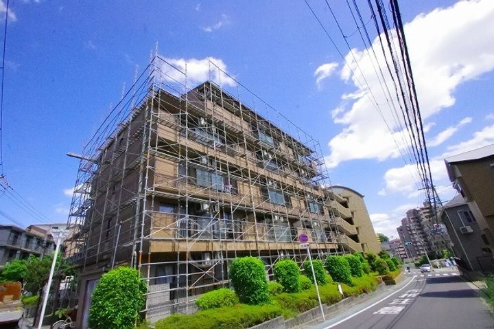 大阪府吹田市佐井寺3丁目の賃貸マンションの外観