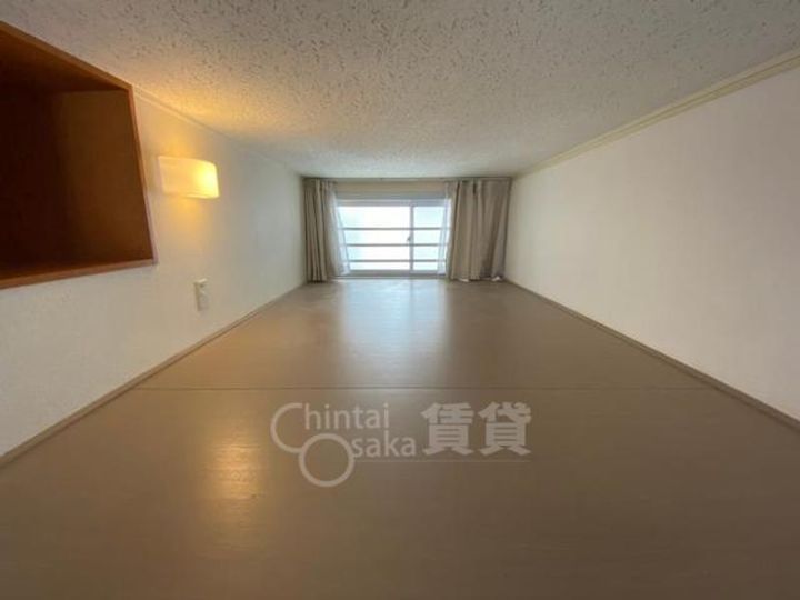 レオパレス千里山の居間