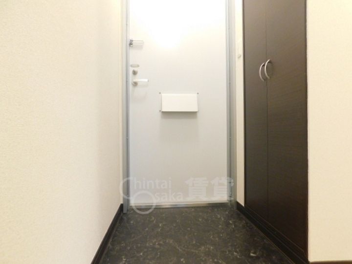 レオパレスグリーンヴィラの玄関