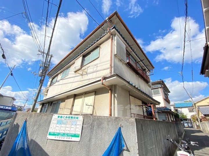 八番館の外観
