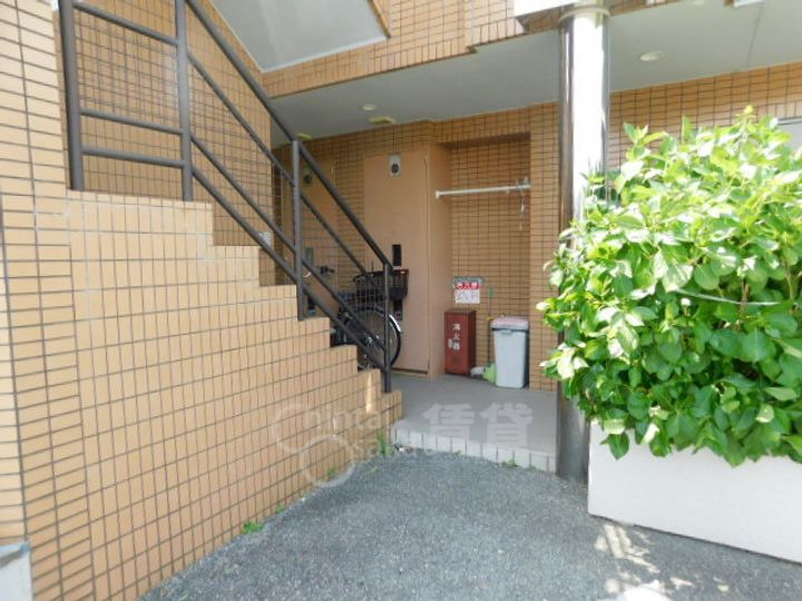 ダイアマンションの玄関