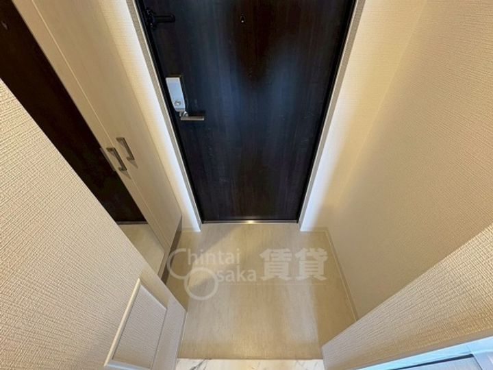 エスリード新大阪ザ・プレミアEASTの玄関