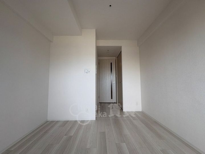 エスリード新大阪ザ・プレミアEASTの居間