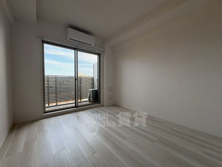 エスリード新大阪ザ・プレミアEASTの居間