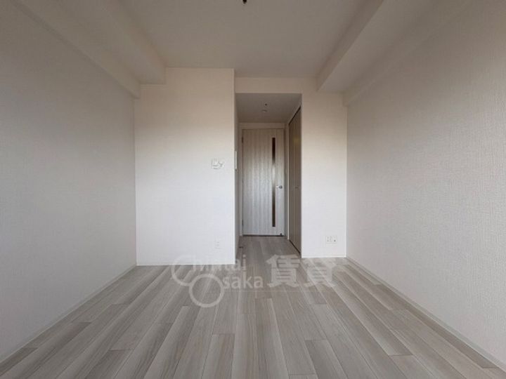 エスリード新大阪ザ・プレミアEASTの居間