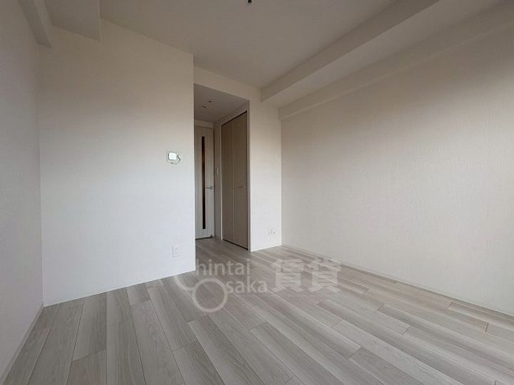 エスリード新大阪ザ・プレミアEASTの居間