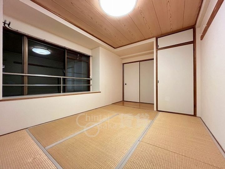 シュロス五月山1の居間