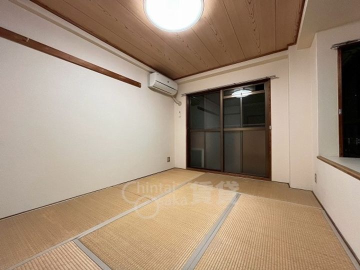 シュロス五月山1の居間