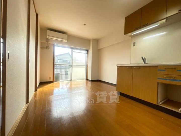 コアロード桃山台の居間