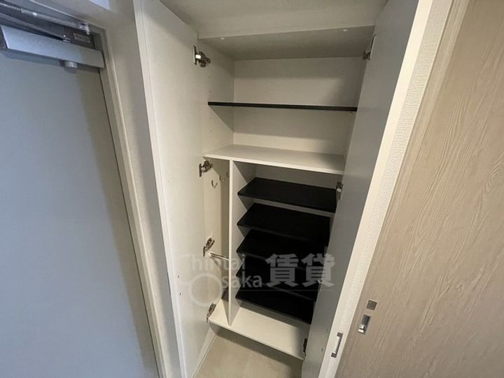 大阪府吹田市江坂町5丁目の賃貸マンションの内装