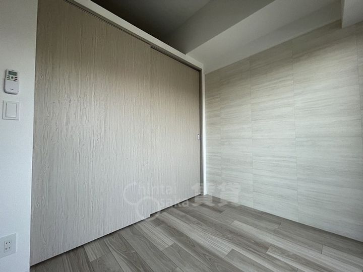 大阪府吹田市江坂町5丁目の賃貸マンションの居間