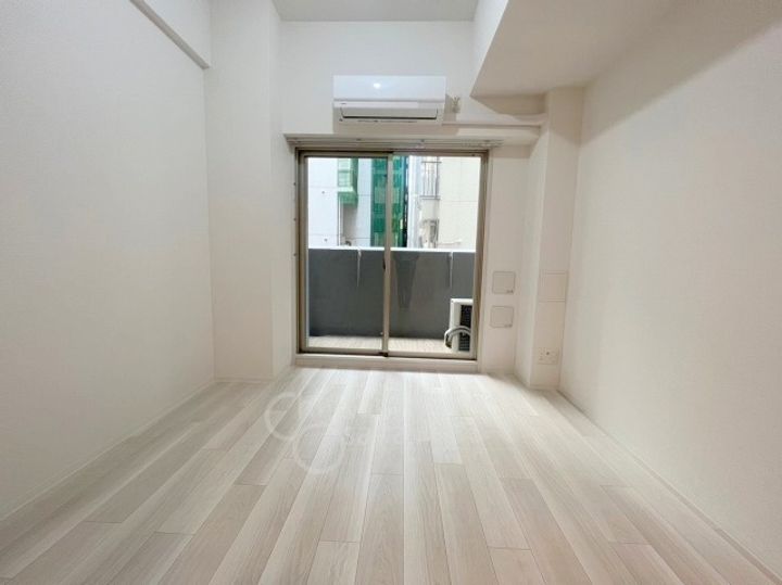 エスリード新大阪ラヴァーグの寝室