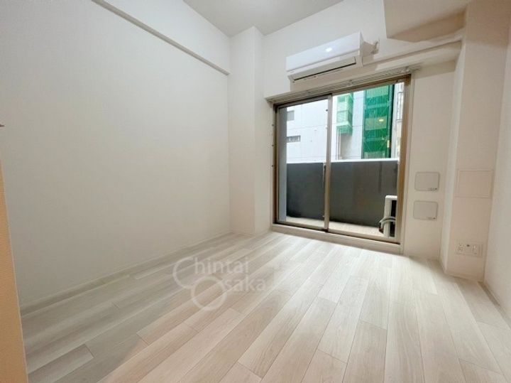 エスリード新大阪ラヴァーグの居間