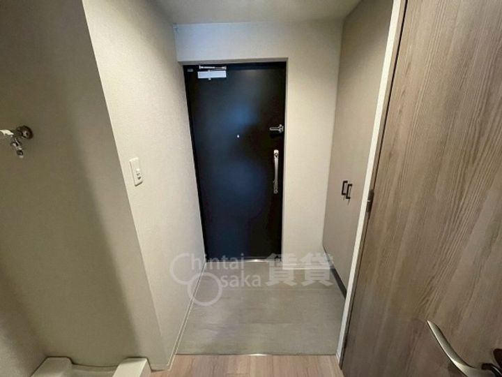 MAXIV CROS 江坂の玄関