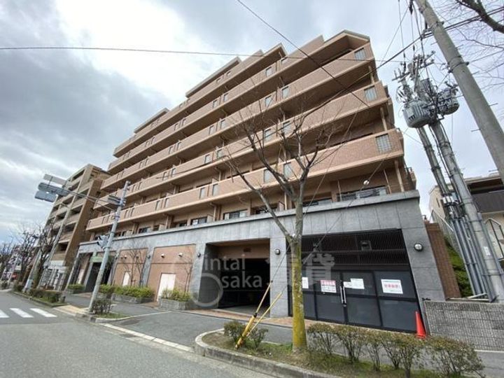 大阪府豊中市北緑丘2丁目の賃貸マンションの外観