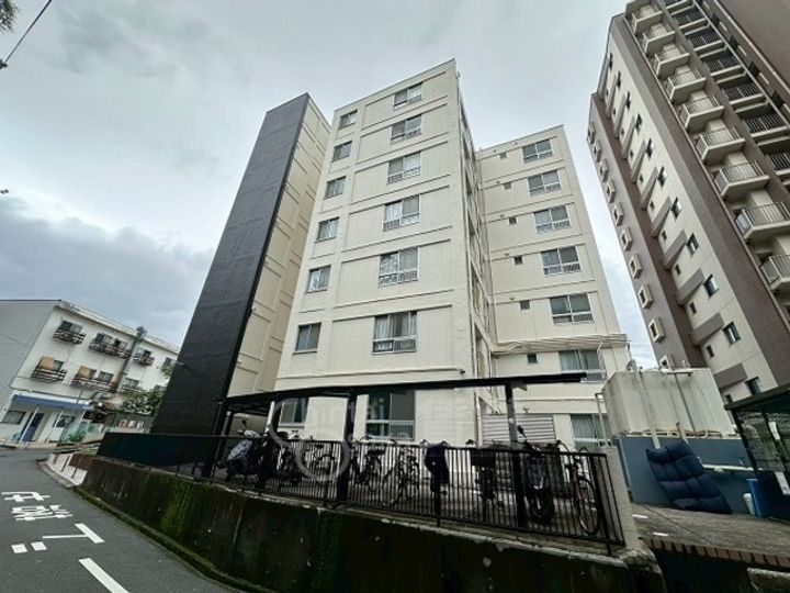 大阪府吹田市千里山竹園2丁目の賃貸マンションの外観