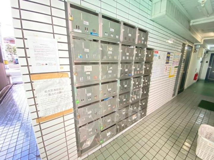 シティハイツ槻木の玄関