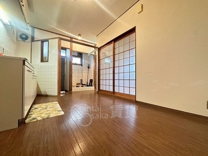 兵庫県宝塚市雲雀丘1丁目の賃貸マンションの居間