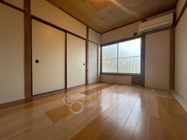 兵庫県宝塚市雲雀丘1丁目の賃貸マンションの居間