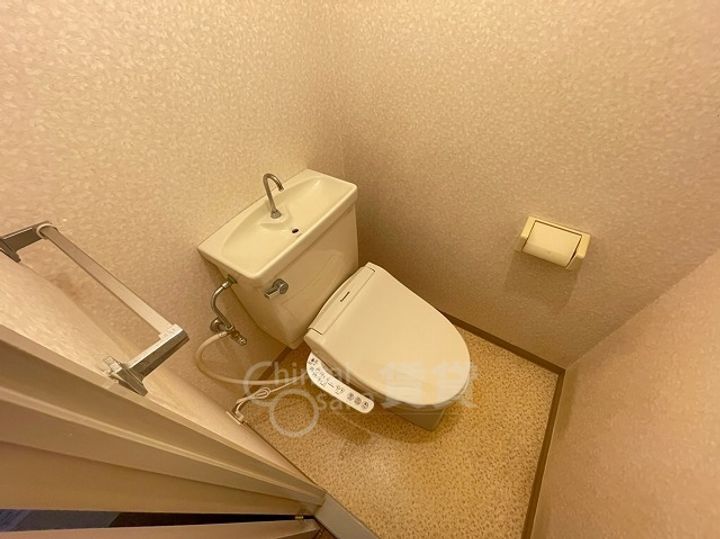 大阪府茨木市南春日丘7丁目の賃貸マンションの内装