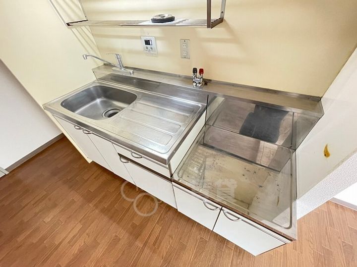 大阪府茨木市南春日丘7丁目の賃貸マンションのキッチン