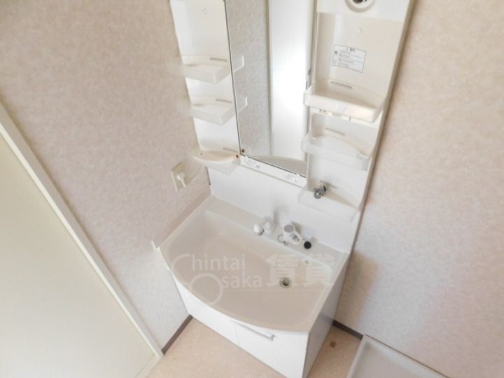 兵庫県川西市新田2丁目の賃貸マンションの内装