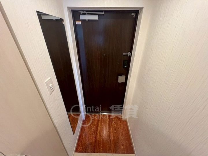 大阪府大阪市淀川区新高2丁目の賃貸マンションの玄関