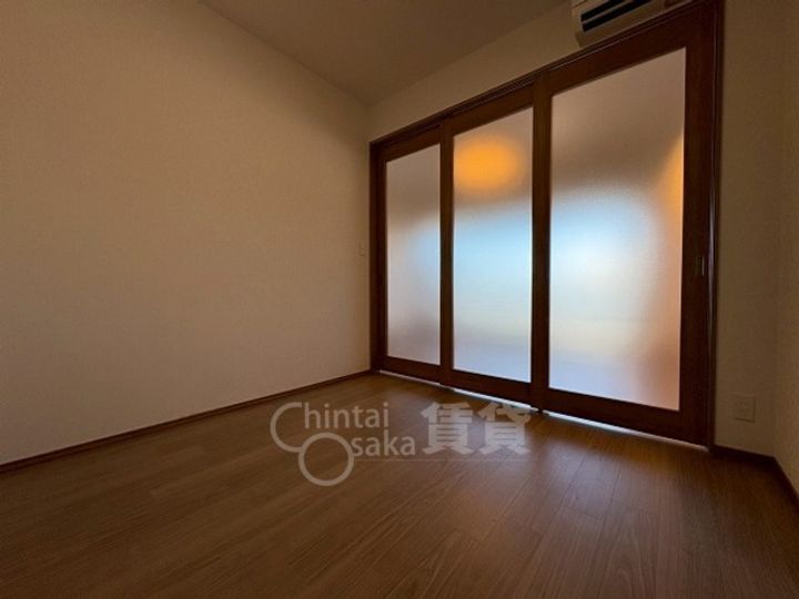 大阪府大阪市淀川区新高2丁目の賃貸マンションの寝室