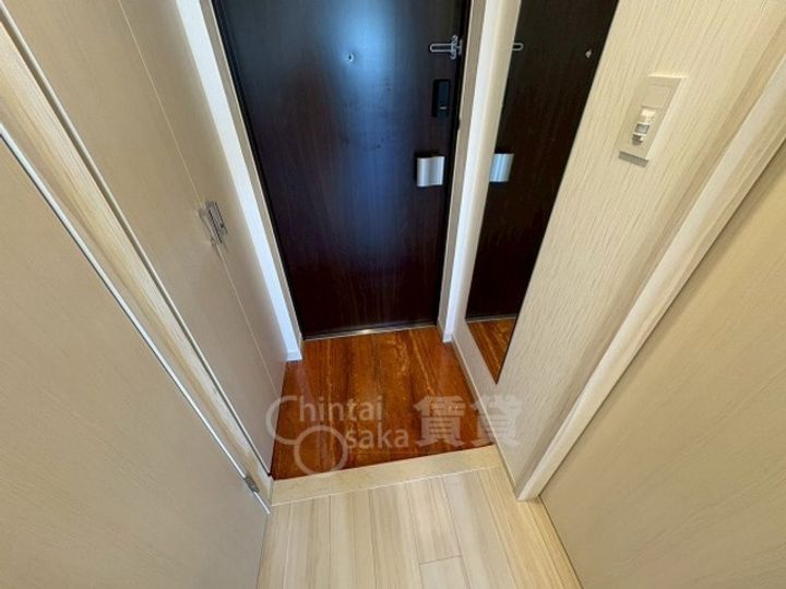 大阪府大阪市淀川区新高2丁目の賃貸マンションの玄関