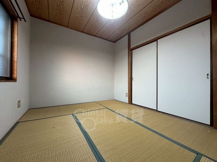 大阪府箕面市半町4丁目の賃貸アパートの居間
