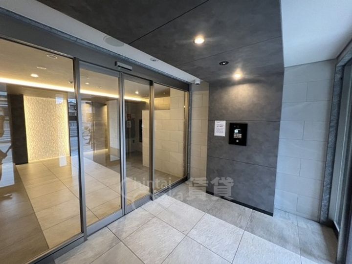 大阪府大阪市西淀川区姫里2丁目の賃貸マンションの玄関