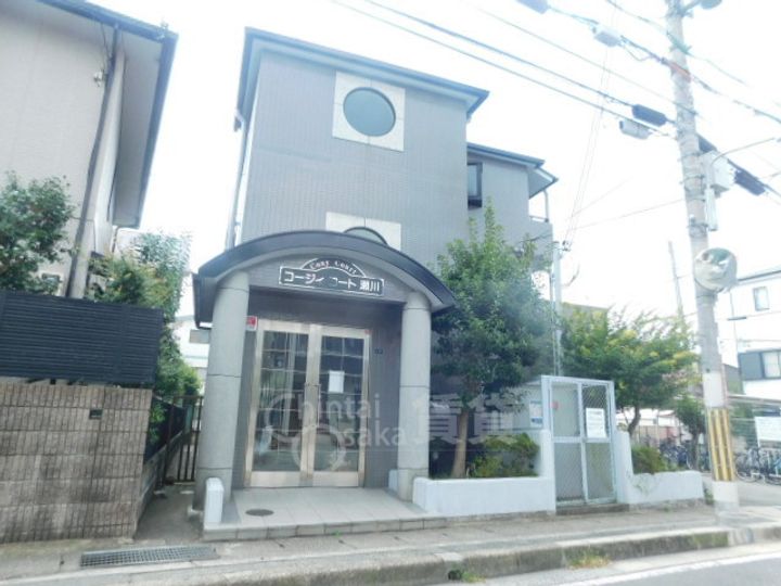 コージィコート瀬川1の玄関