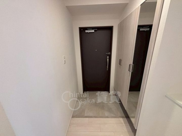 大阪府茨木市天王1丁目の賃貸マンションの玄関