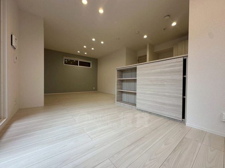 クラシスト泉町の居間