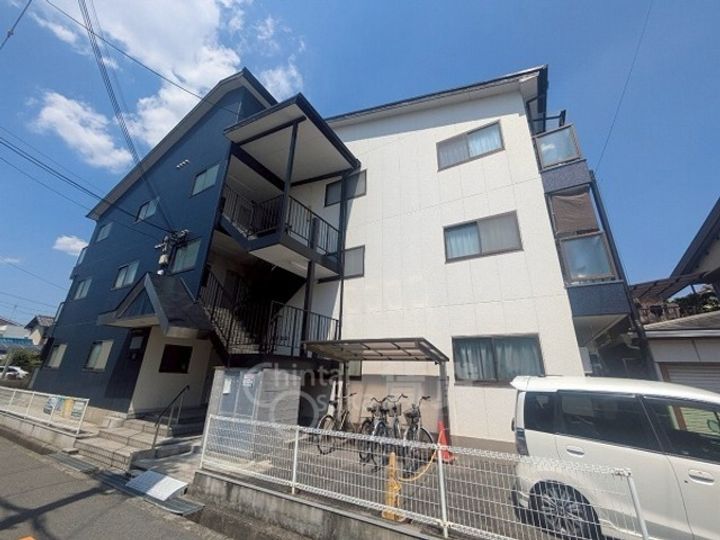 サンハイツいすゞの外観