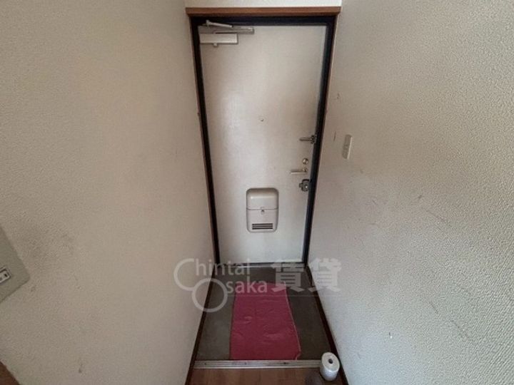 サンハイツいすゞの玄関