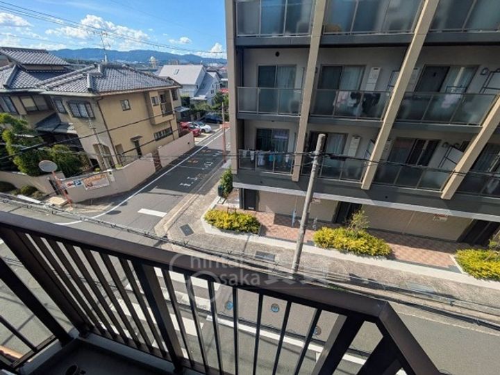 大阪府茨木市駅前4丁目の賃貸マンションの周辺