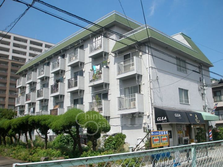 大阪府茨木市中津町の賃貸マンションの外観