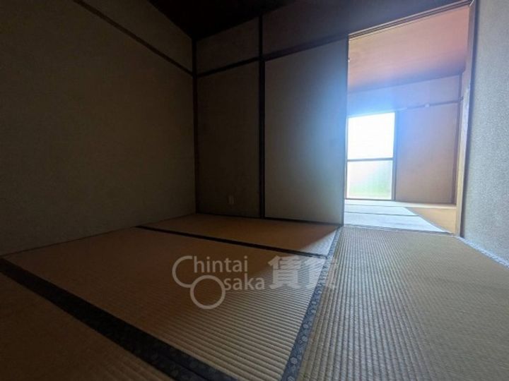 大阪府茨木市中津町の賃貸マンションの居間