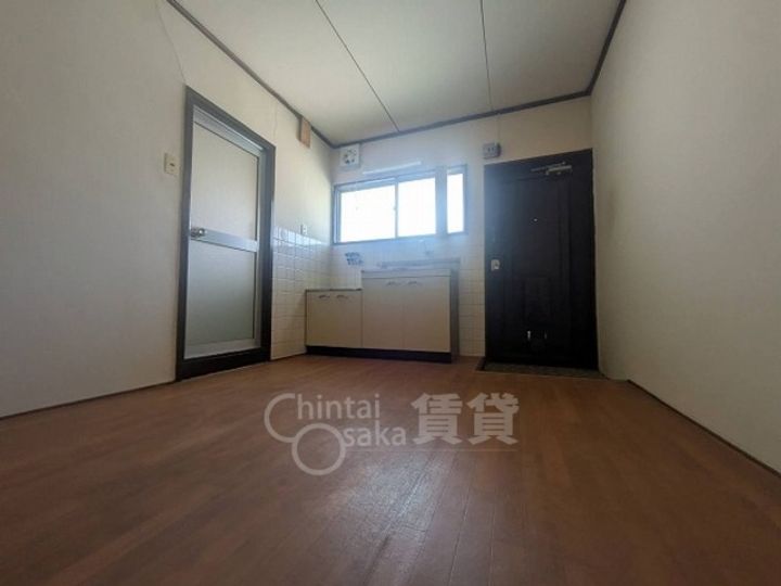 大阪府茨木市中津町の賃貸マンションの居間