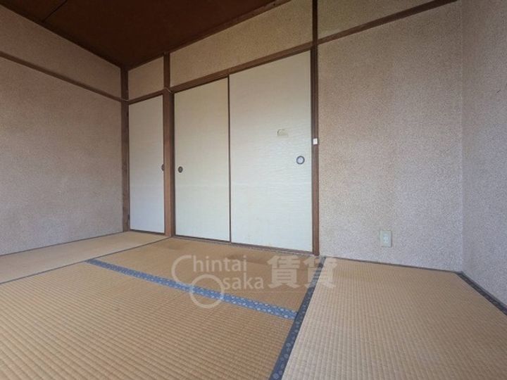 大阪府茨木市中津町の賃貸マンションの居間