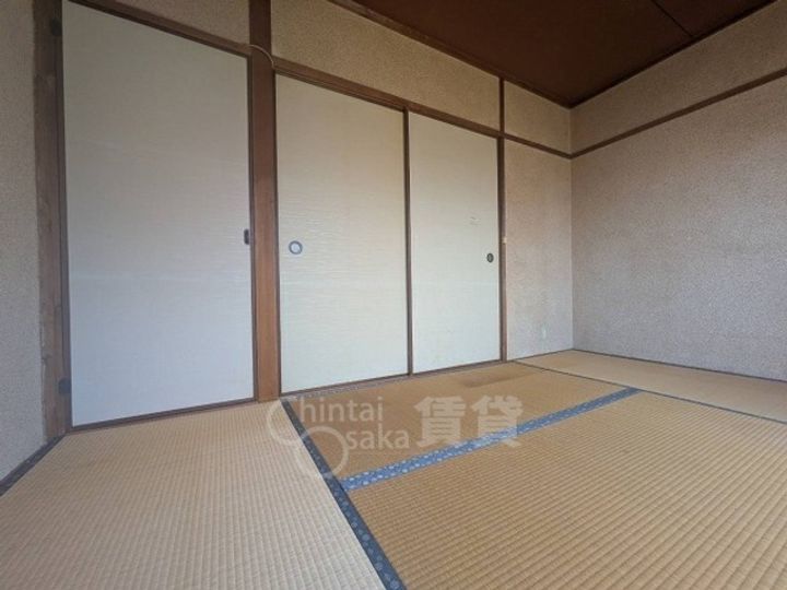 大阪府茨木市中津町の賃貸マンションの居間