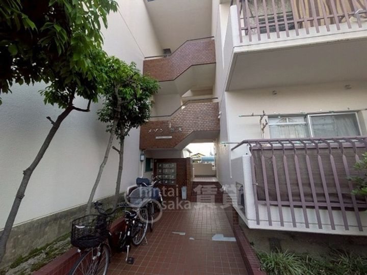 大阪府茨木市並木町の賃貸マンションの玄関