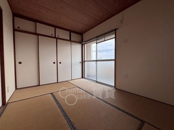 大阪府茨木市並木町の賃貸マンションの居間