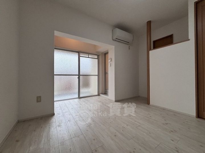 アンフィニィ橋の内4の居間