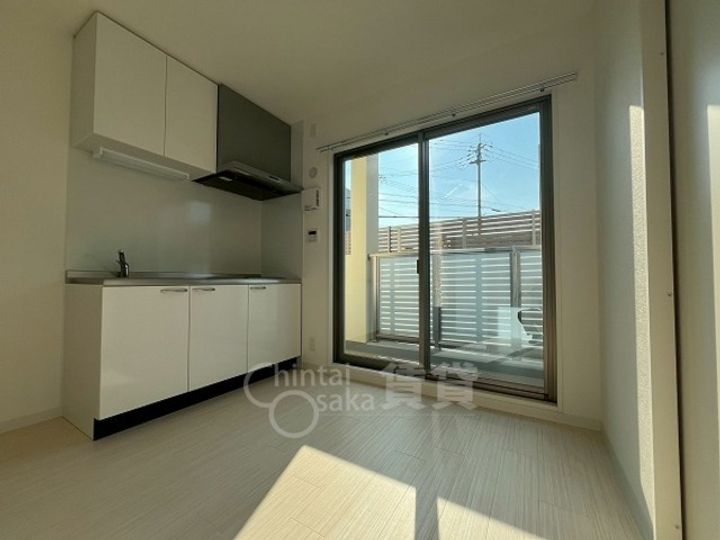 大阪府池田市石橋1丁目の賃貸マンションの居間