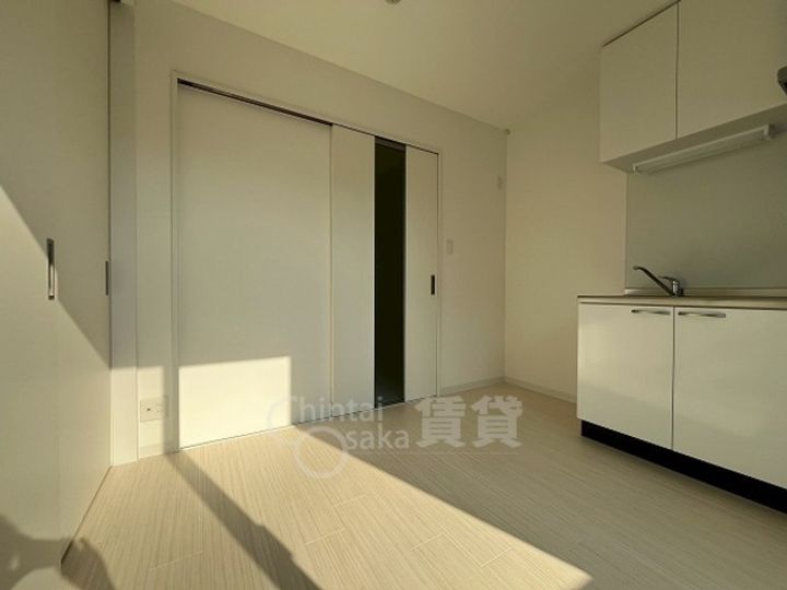 大阪府池田市石橋1丁目の賃貸マンションの居間