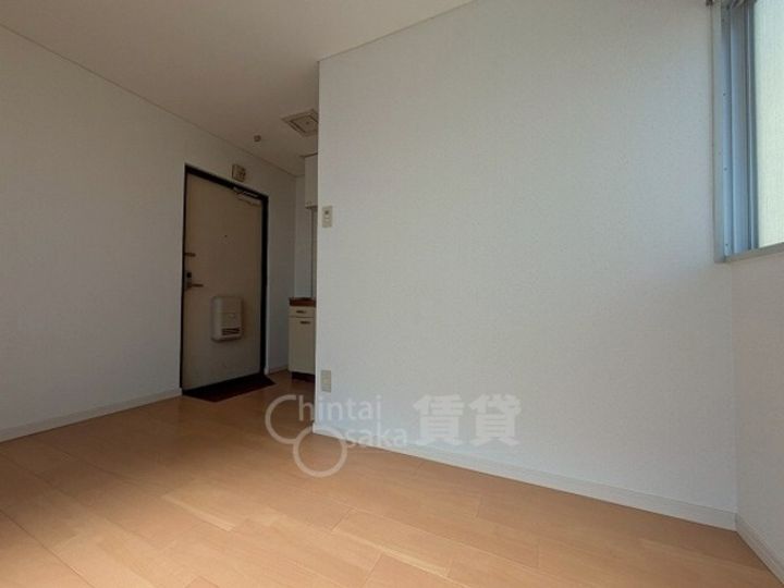 大阪府摂津市正雀本町1丁目の賃貸マンションの居間